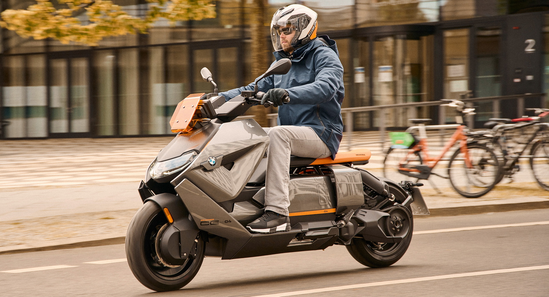 BMW Elektrifikasyona Motosiklet İle Devam Ediyor: CE 04