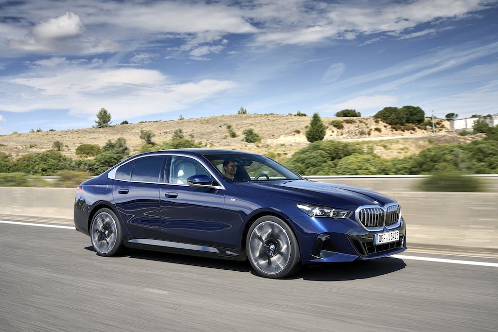 Yeni nesil BMW 5 Serisi sedan ön siparişe açıldı