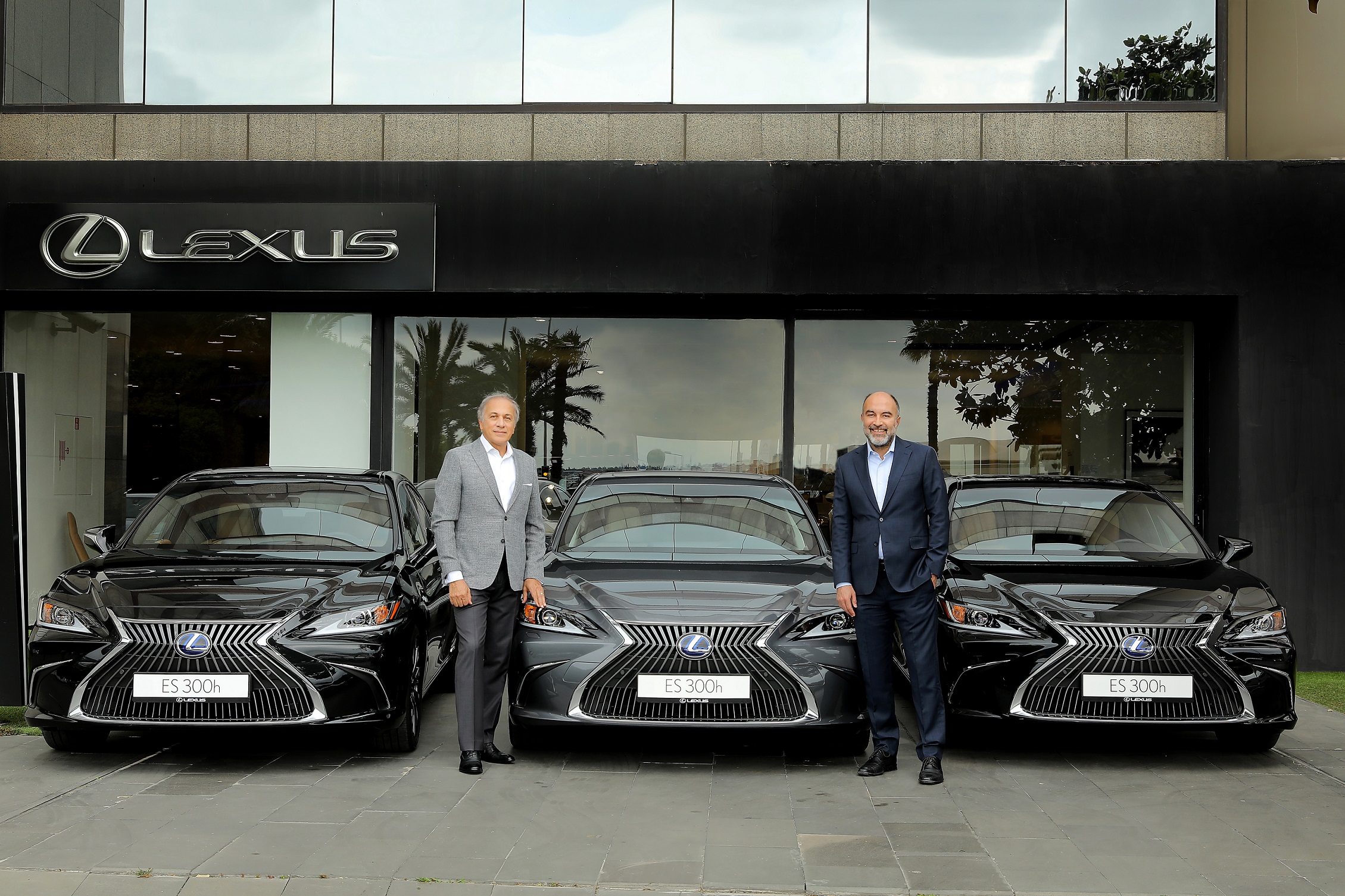 Lexus ES 300h Enterprise Hibrit Filosuna Katıldı