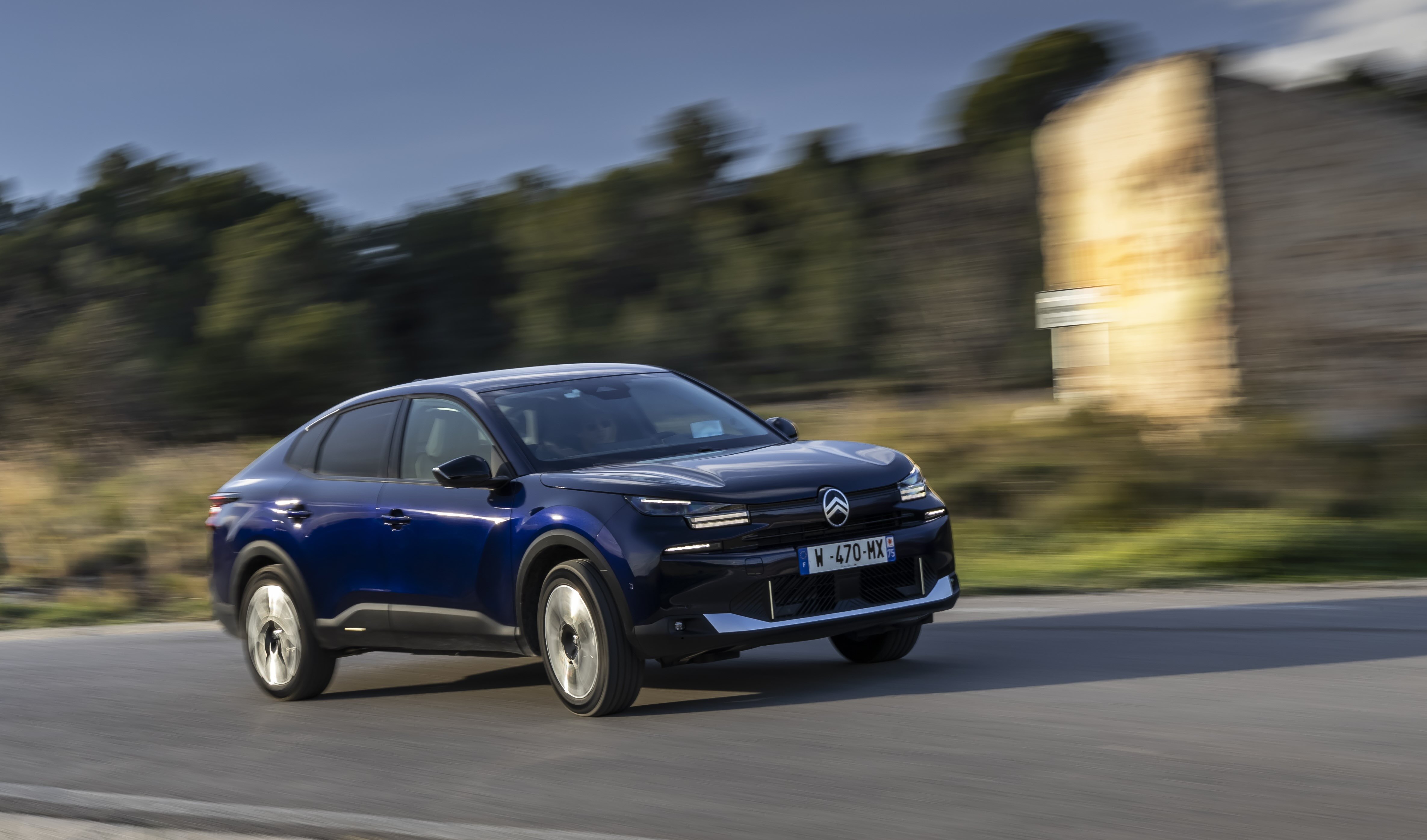 Citroen C4 ve C4 X satışa sunuldu